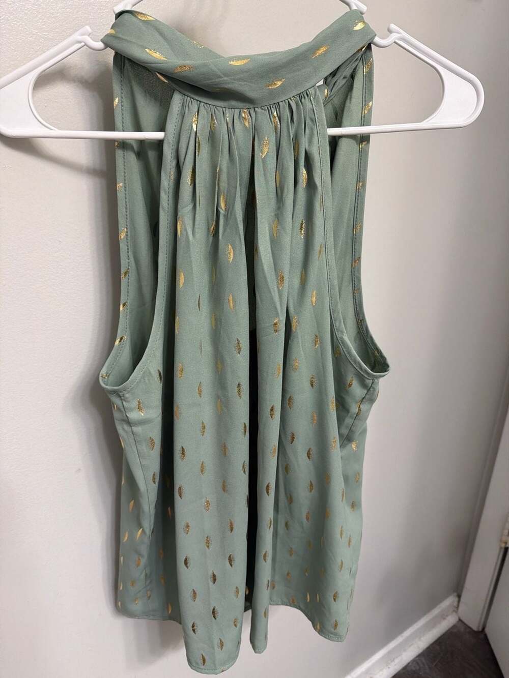 Elizabeth Crosby Ana Tie Neck Top Women’s S Sage Green Gold Metallic Blouse
